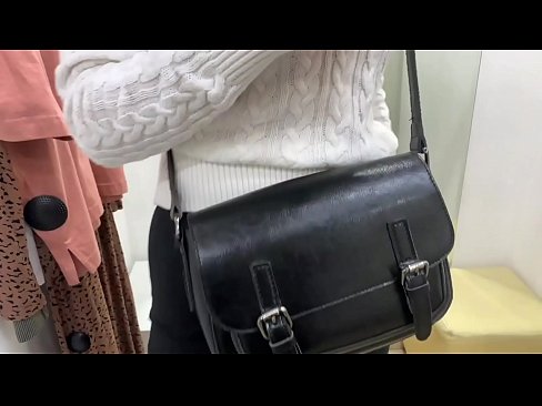 ❤️ Verejná masturbácia mladej sučky FeralBerry s robertkom v skúšobnej miestnosti ❤  Sex na nás sk.dreamypassionjourney.ru ☑